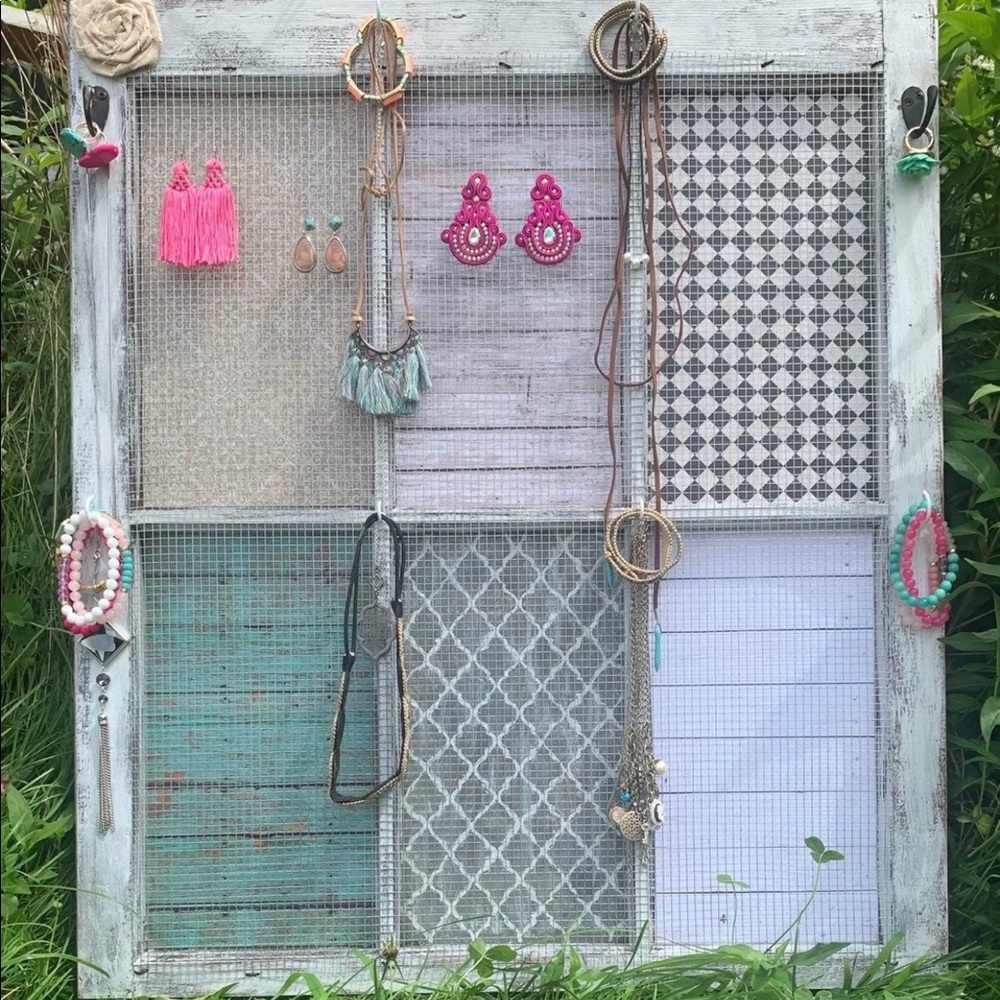 Jewelry hanger